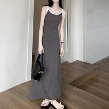 비비에모 라운드넥 백리스 끈소매 플레어 슬림핏 롱 원피스 03647