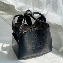 크로커다일 패턴 버킷 숄더백