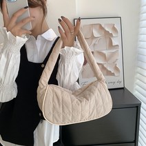 메이드온 폭신 미니 퀄팅 숄더백