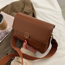 제이씨피 모던 플립 스티치 메신저백