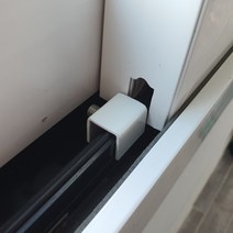 도어 클로저 창문 잠금장치 안전방범창 창틀고정 윈도우락 창문열림방지 샤시잠금장치, 1P