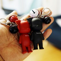[짱카몰] EAR돼지키링 열쇠고리 가방장식 레드블랙 핵인싸패션