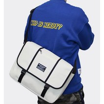 넉넉 수납력 대학생 책가방 메신저백 옆으로매는가방 50대남성