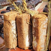 장담그기 국내산콩 100% 국산 전통메주 2장 (생콩 2.7kg내외) ( 숯+고추 서비스) /