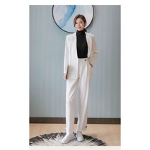 미미앤느 화이트 캐주얼 슈트 면접 출근룩