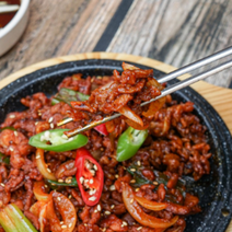 형닭마켓 맛있게 매운 양념 불오돌뼈 볶음 300g