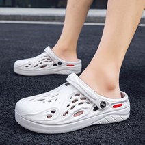 ZZJJC 슬리퍼 여 미끄럼 방지 패션 플랫 남성동 반바오에 통굽 배색 양샌들 비치 슈즈를 신다