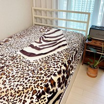 카페트랜드 포근한 초극세사 지브라호피 양면 무릎 1인용 싱글 캠핑 낚시 밍크 담요