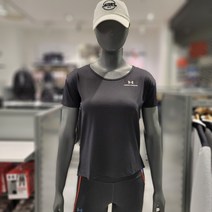 [언더아머] NC강남점 필라테스나 요가 러닝등 언더로 아주 좋은 예쁜 여성 UA RUSH 에너지 코어 반팔 블랙 1365683-[001]