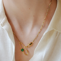 clip green necklace