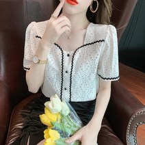 도니와 여성 펀칭레이스 화이트블라우스 배색라인 예쁜블라우스 여름블라우스 면레이스 기본블라우스 데일리룩 직장인블라우스 소개팅룩 편한블라우스 출근패션 화이트레이스 데이트룩 셀프웨딩촬영