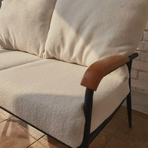 북유럽 패브릭소파 작은아파트 거실 휴식 눕기좋은, 크림셰르파기본블랙프레임