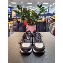 남여 공용 완전방수 기능성 등산화 윈스톤 KPM1316U BLK