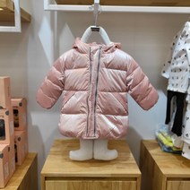 아가방#초특가다운점퍼 #이런 디자인 처음이야#가볍고 따뜻한 다운패딩 #은은한 광택이 고급스러운 패딩 #빈티지 Y2K 스타일 #유니크한 텍스처 #사이즈 품절각 #선물포장가능~