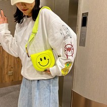 [하마잡화점] 스마일 크로스 가방 백 형광 네온 반달 핑크 가벼운 귀여운 엄마랑아기랑 딸커플룩 커플템 미니 여름