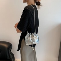 몰피 여성 복조리백 실버 체인 진주 포인트 가방