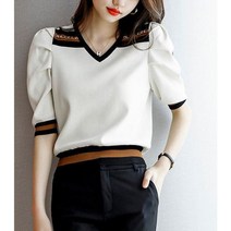 쇼룸 샤롯 체인장식 브이넥 블라우스