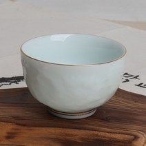 백자 연꽃 양각 찻잔
