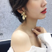 스와닉컬렉션 더플라워 925실버 은침 볼드귀걸이