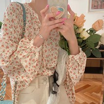 코코블랑 (1+1)샬롯 플라워나염블라우스