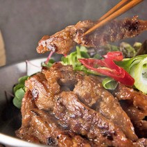 춘천 국내산 닭목살 양념구이 매콤한맛 달콤한맛 500g 뼈없는닭목살 술안주 손님초대요리 닭특수부위 닭갈비 주물럭, 반반(매콤한맛2팩+달콤한맛3팩)