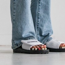 남녀노소 누구나 롤링 스피링 지압방식의 지압슬리퍼