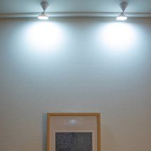 원피어니 LED 무선 충전식 센서등 부착식 액자 조명, 화이트