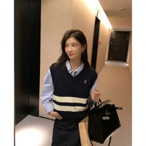 퍼자켓 퍼 퍼조끼 이쿨 울20% 함유 브이넥 니트조끼 여 가을 코디 날씬해 보이는 레이어드 니트 조끼
