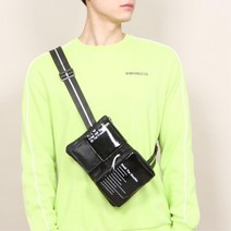 파우치탈부착 가능 스트릿패션 크로스백 캠퍼스가방 사코슈 20대크로스백 크로스가방 스마트폰백 30대가방