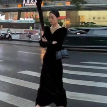 여성 벨벳 롱드레스 복고풍 햅번스타일 하이엔드 V넥 맥시원피스