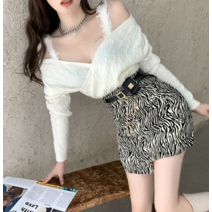새틴 데일리룩 스커트 치마 비치웨어 데님 썸머룩 스판 가을 나시 일자핏 브이넥 느낌 긴팔 니트 여하이웨이스트 날씬한 디자인