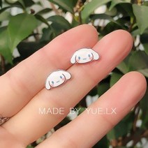 산리오 귀걸이 어린이 크리스마스 패션 귀찌 384149 2022 Kawaii Cinnamoroll Sanrio 귀 스터드 귀여운 아름다움 플라스틱 유행 쥬얼리 여자 선물