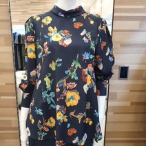 [에스쏠레지아] 플라워 프린트 블라우스