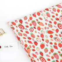 [러브원단] DTP 면 20수 무형광 딸기 원단 모리 스트로베리