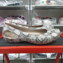 크록스 카디 시즈널 프린트 플랫 206660-207