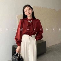 화이트블라우스 2022 봄 여름 새틴 여성 디자인감각 보이핏 볼륨 진주 시크 페플럼 초산 상의 4976097190