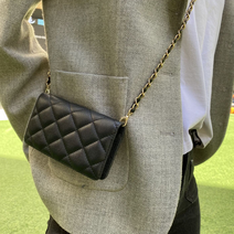 명품 캐비어 지갑 체인스트랩 핸드폰케이스