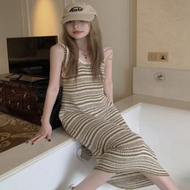 어썸클로젯 클로저 스트라이프 텐션업 슬리브리스 롱원피스