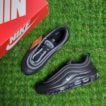 나이키 국내매장정품 에어맥스 97 블랙 남성 발편한 푹신한 러닝화 신발 운동화 921826-015