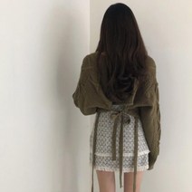 [레티고] 뒤 트임 포인트 크롭 긴팔 니트