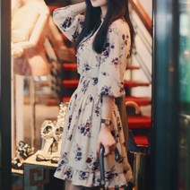 꽃패턴 여성스러운 미니원피스 데이트룩 데일리룩