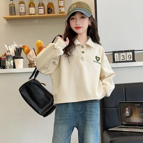 여아 초등생 카라넥 하트단추 맨투맨