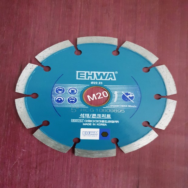 e69667cc9df885a483b3756beec60d9c34e3d2a81464d8f0d194f08f42c8.jpg