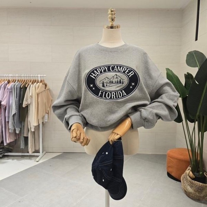 C23J7FTS106면쭈리 캠프 크롭 맨투맨