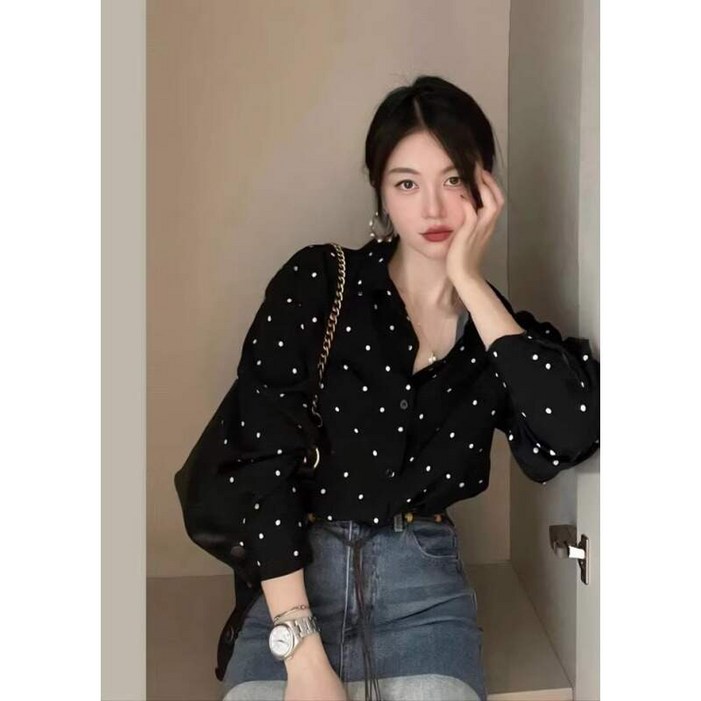 여성 가을 도트 블라우스 단정하고 세련된 출근룩 데이트룩