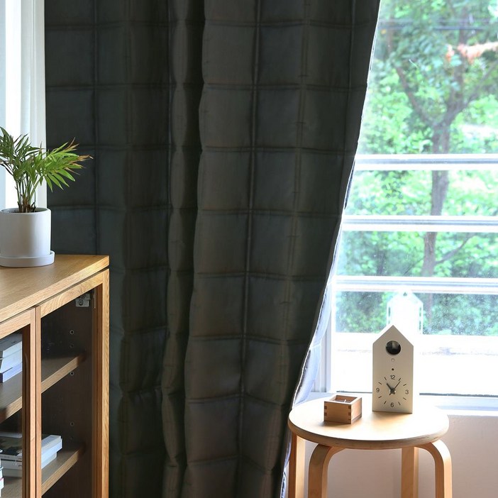 쁘리엘르 몬스 누빔 바람막이 방한 커튼