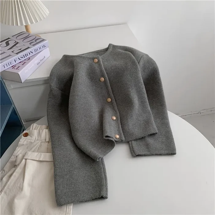 소소온 프렌치 감성 골드버튼 라운드 니트 가디건