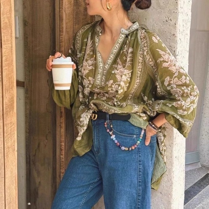 퀸앤조이 루네벨 에스닉 투웨이넥 블라우스