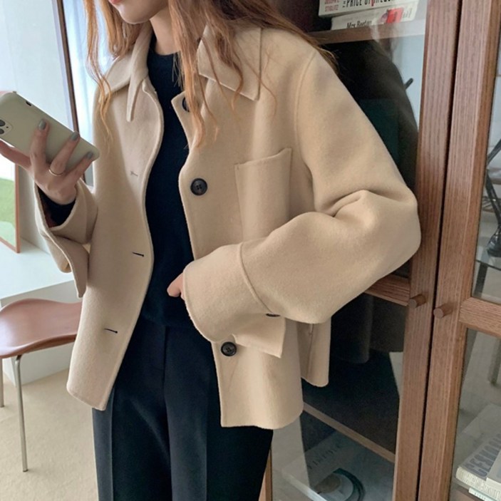 여성용 뉴드 핸드메이드 퍼프 숏자켓 여성용 뉴드 핸드메이드 퍼프 숏자켓