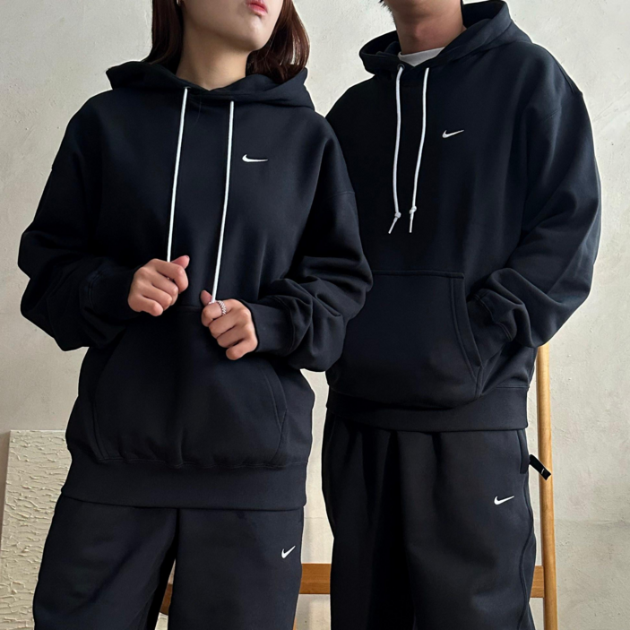 나이키 솔로 스우시 플리스 후디 기모 커플 후드티 DX1356-010